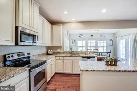 Kitchen - 129 Abbigail Xing, Townsend, DE 19734 photo 5 of 7