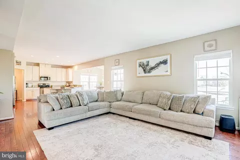 Living - 129 Abbigail Xing, Townsend, DE 19734 photo 3 of 4