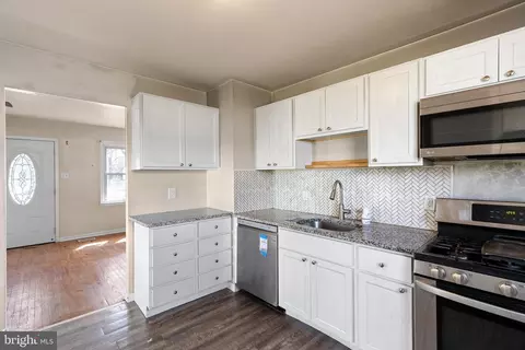 Kitchen - 3 Redding Cir, Middletown, DE 19709 photo 2 of 2