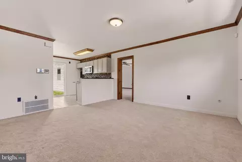 Living - 34 Archer Cir, Newark, DE 19702 photo 1 of 5