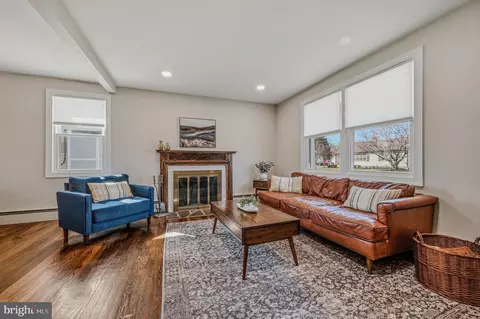 Living - 102 E Redding St, Middletown, DE 19709 photo 1 of 1
