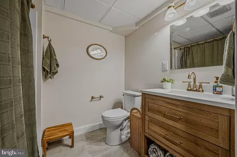 Bath - 102 E Redding St, Middletown, DE 19709 photo 1 of 1