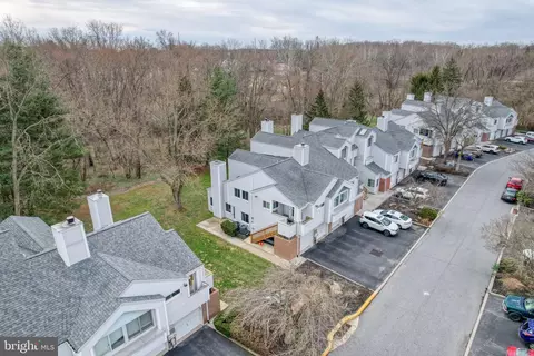 View/Area - 2705 Creekside Dr, Newark, DE 19711 photo 2 of 2