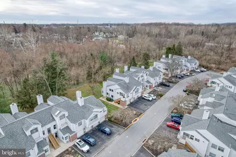 View/Area - 2705 Creekside Dr, Newark, DE 19711 photo 1 of 2