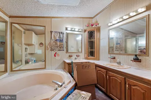 217 Holly Ct, Bear, DE 19701 photo 3