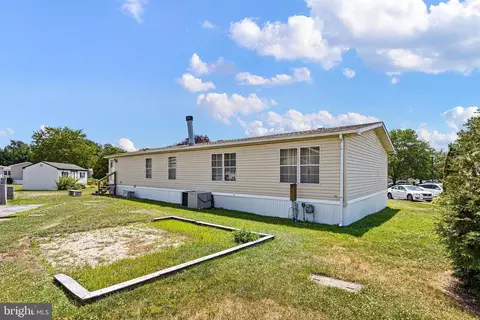 217 Holly Ct, Bear, DE 19701 photo 2