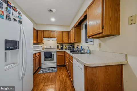 Kitchen - 163 Valley Cir, Newark, DE 19711 photo 1 of 3