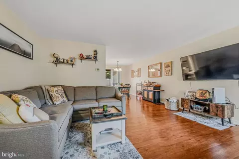 Living - 163 Valley Cir, Newark, DE 19711 photo 1 of 1