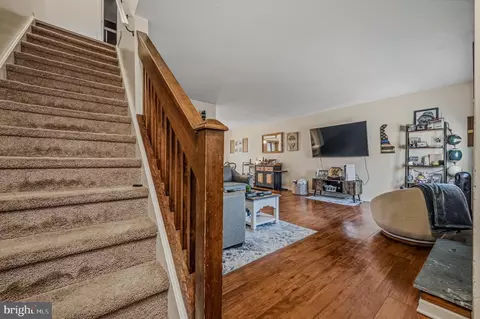 Entry Way - 163 Valley Cir, Newark, DE 19711 photo 1 of 3
