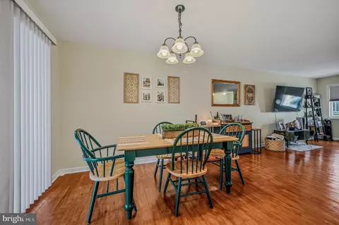 Dining - 163 Valley Cir, Newark, DE 19711 photo 2 of 3