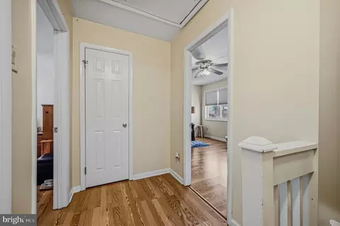 Entry Way - 163 Valley Cir, Newark, DE 19711 photo 3 of 3