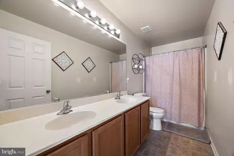 Entry Way - 944 Lansdowne Rd, Middletown, DE 19709 photo 7 of 7
