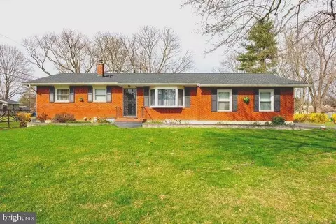 303 Wooddale Ave, New Castle, DE 19720