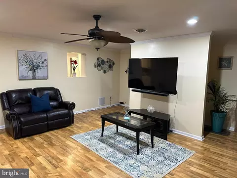 Living - 4 E Clairmont Dr, Newark, DE 19702 photo 3 of 3
