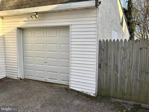 Exterior - 4 E Clairmont Dr, Newark, DE 19702 photo 2 of 4