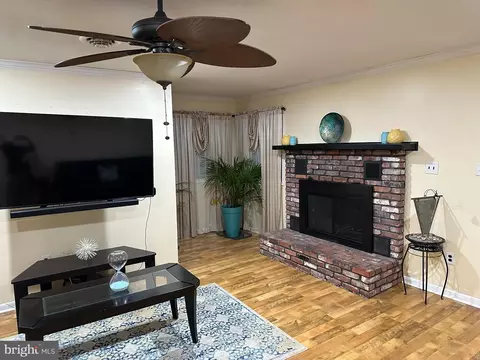 Living - 4 E Clairmont Dr, Newark, DE 19702 photo 1 of 3