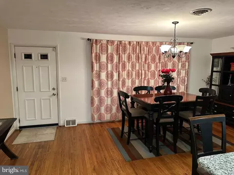 Entry Way - 4 E Clairmont Dr, Newark, DE 19702 photo 1 of 1