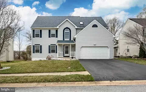 107 W Flagstone Dr, Newark, DE 19702