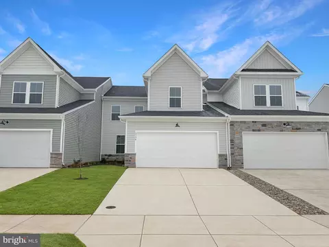 3102 Pett Level Dr, Middletown, DE 19709