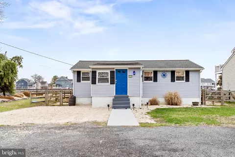 211 Bayard St, Delaware City, DE 19706
