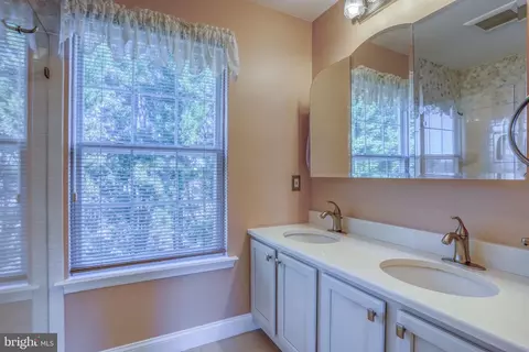 Bath - 163 Middessa Dr, Middletown, DE 19709 photo 3 of 4