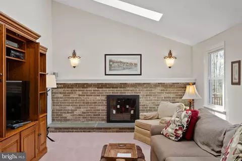 Living - 1 Blue Jay Dr, Newark, DE 19713 photo 4 of 4