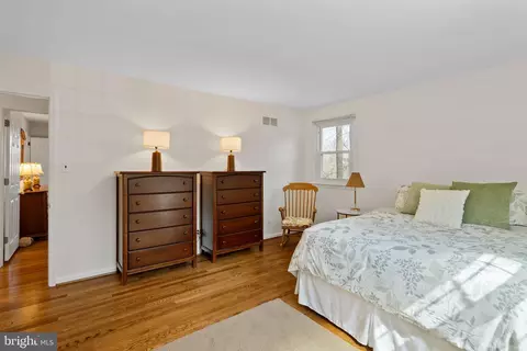 Bedroom - 1 Blue Jay Dr, Newark, DE 19713 photo 8 of 15