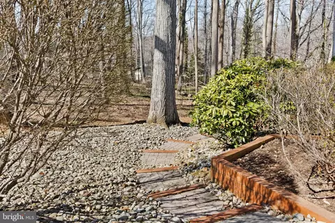 Exterior - 1 Blue Jay Dr, Newark, DE 19713 photo 23 of 29