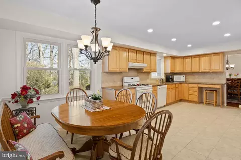 Kitchen - 1 Blue Jay Dr, Newark, DE 19713 photo 7 of 7
