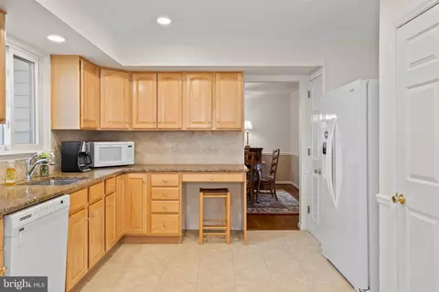 Kitchen - 1 Blue Jay Dr, Newark, DE 19713 photo 2 of 7