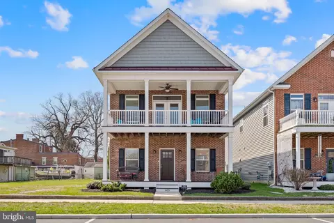 605 Front St, Delaware City, DE 19706