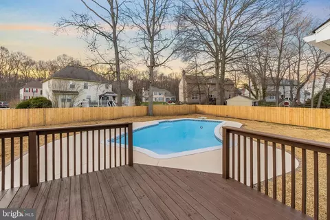 Exterior - 210 W Silver Fox Rd, Newark, DE 19702 photo 5 of 8