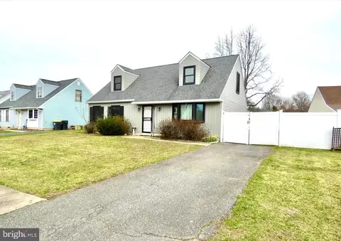 5 Acapella Ct, Newark, DE 19713