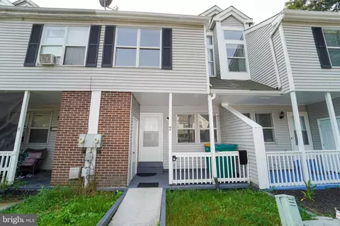 7 Brian Ct, New Castle, DE 19720
