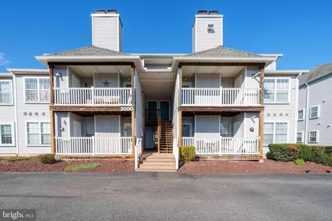 2009 Waters Edge Dr, Newark, DE 19702