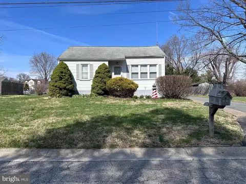 2005 Cunningham Rd, Wilmington, DE 19808