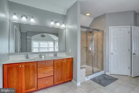Bath - 202 Wickerberry Dr, Middletown, DE 19709 photo 1 of 4