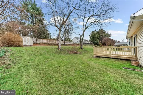 Exterior - 10 Old Stable Ln, Newark, DE 19711 photo 5 of 6