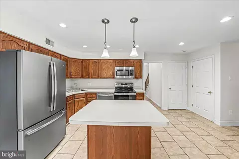 Kitchen - 10 Old Stable Ln, Newark, DE 19711 photo 2 of 2