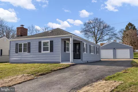 23 Lea Rd, New Castle, DE 19720