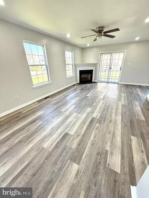 Living - 227 Avonbridge Dr, Townsend, DE 19734 photo 1 of 4