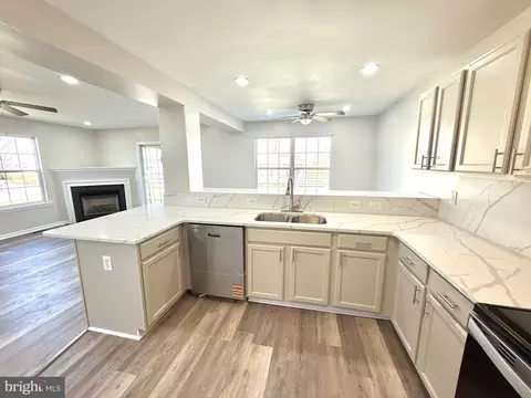 Kitchen - 227 Avonbridge Dr, Townsend, DE 19734 photo 2 of 4
