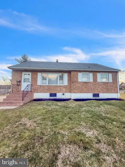 12 Gregg Ave, Newport, DE 19804