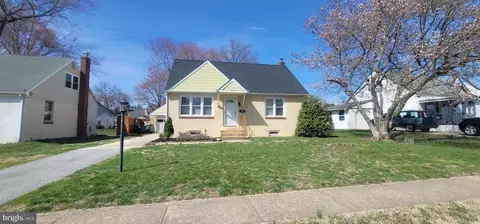 808 Kenyon Ln, Newark, DE 19711