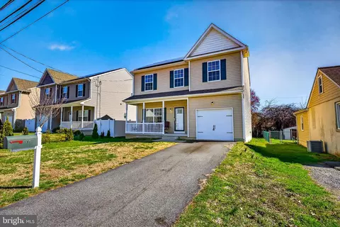815 E Hazeldell Ave, New Castle, DE 19720