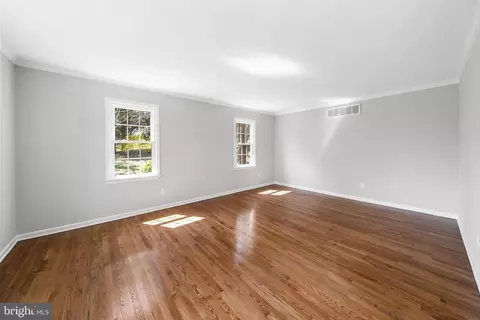 Living - 988 Sharpless Rd, Hockessin, DE 19707 photo 1 of 8