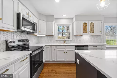 Kitchen - 988 Sharpless Rd, Hockessin, DE 19707 photo 3 of 5