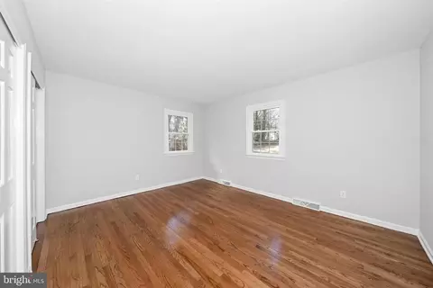 Entry Way - 988 Sharpless Rd, Hockessin, DE 19707 photo 5 of 6