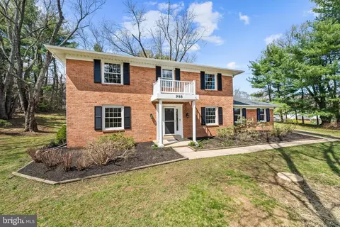 988 Sharpless Rd, Hockessin, DE 19707