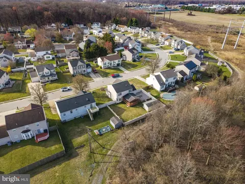 View/Area - 8 Bastille Loop, Newark, DE 19702 photo 1 of 5